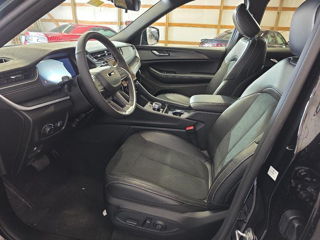 new 2025 Jeep Grand Cherokee L car, priced at $46,155