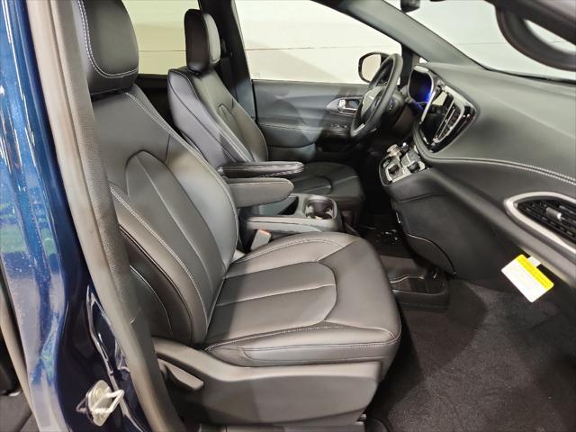 new 2025 Chrysler Pacifica car, priced at $45,865