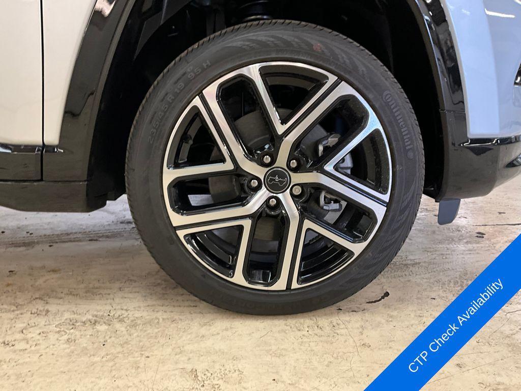 new 2025 Jeep Compass car, priced at $33,340