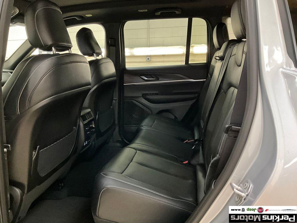 new 2025 Jeep Grand Cherokee car, priced at $46,912