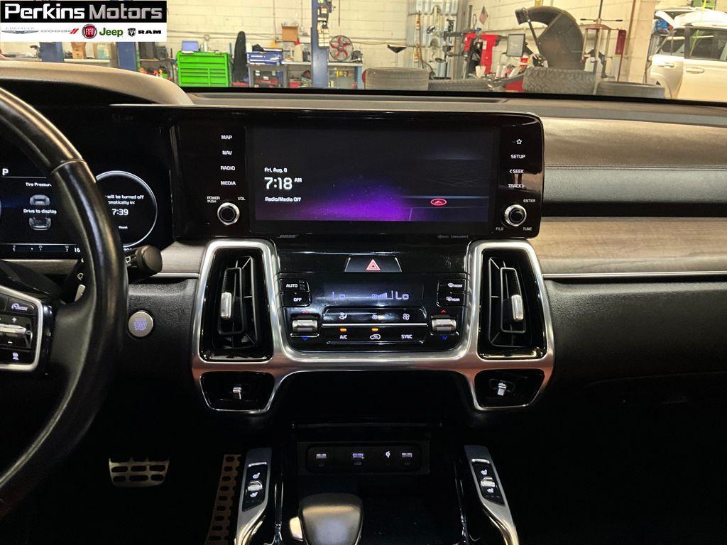 used 2022 Kia Sorento car, priced at $27,894