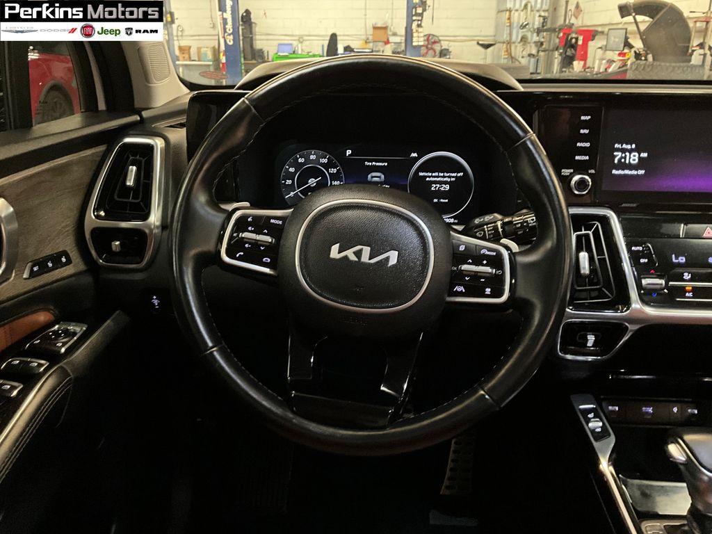 used 2022 Kia Sorento car, priced at $27,894