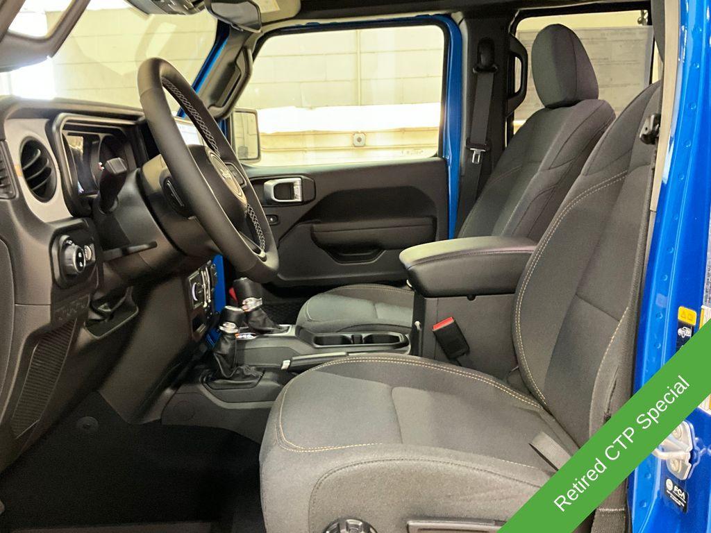 new 2025 Jeep Gladiator car, priced at $41,986