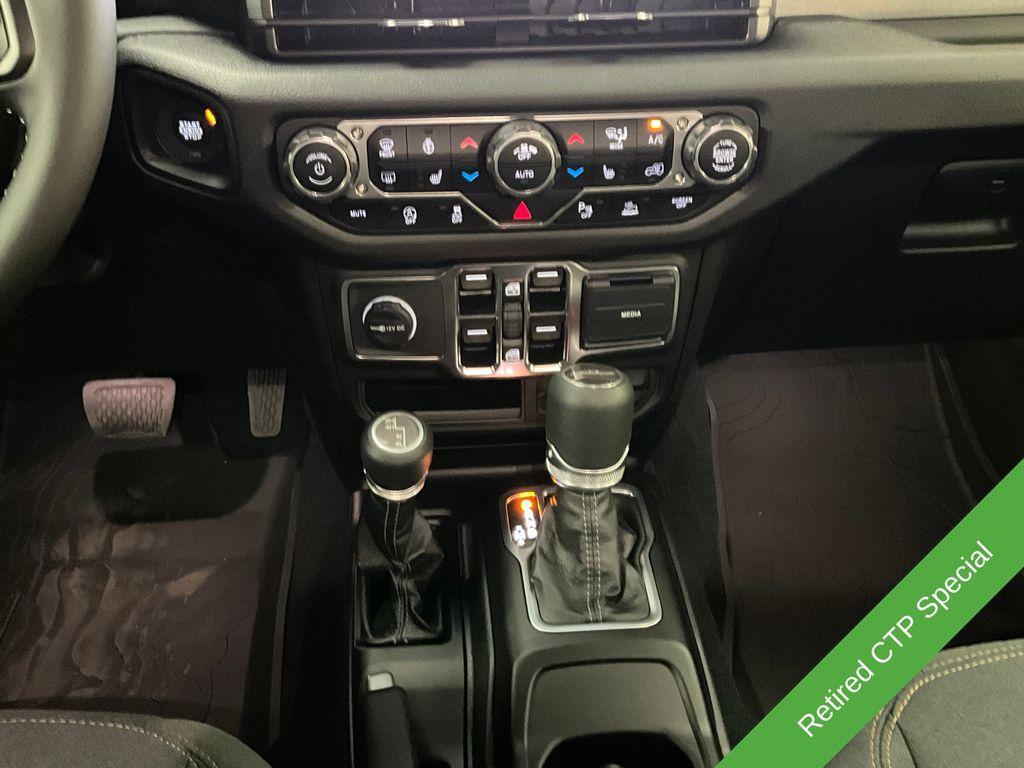 new 2025 Jeep Gladiator car, priced at $41,986