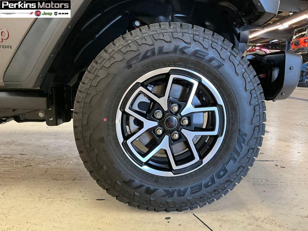 new 2025 Jeep Gladiator car, priced at $50,581