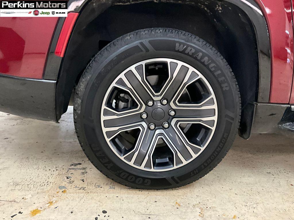 used 2024 Jeep Wagoneer L car, priced at $46,843