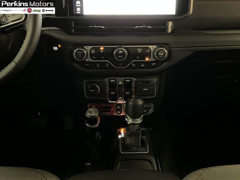 new 2025 Jeep Gladiator car, priced at $47,321