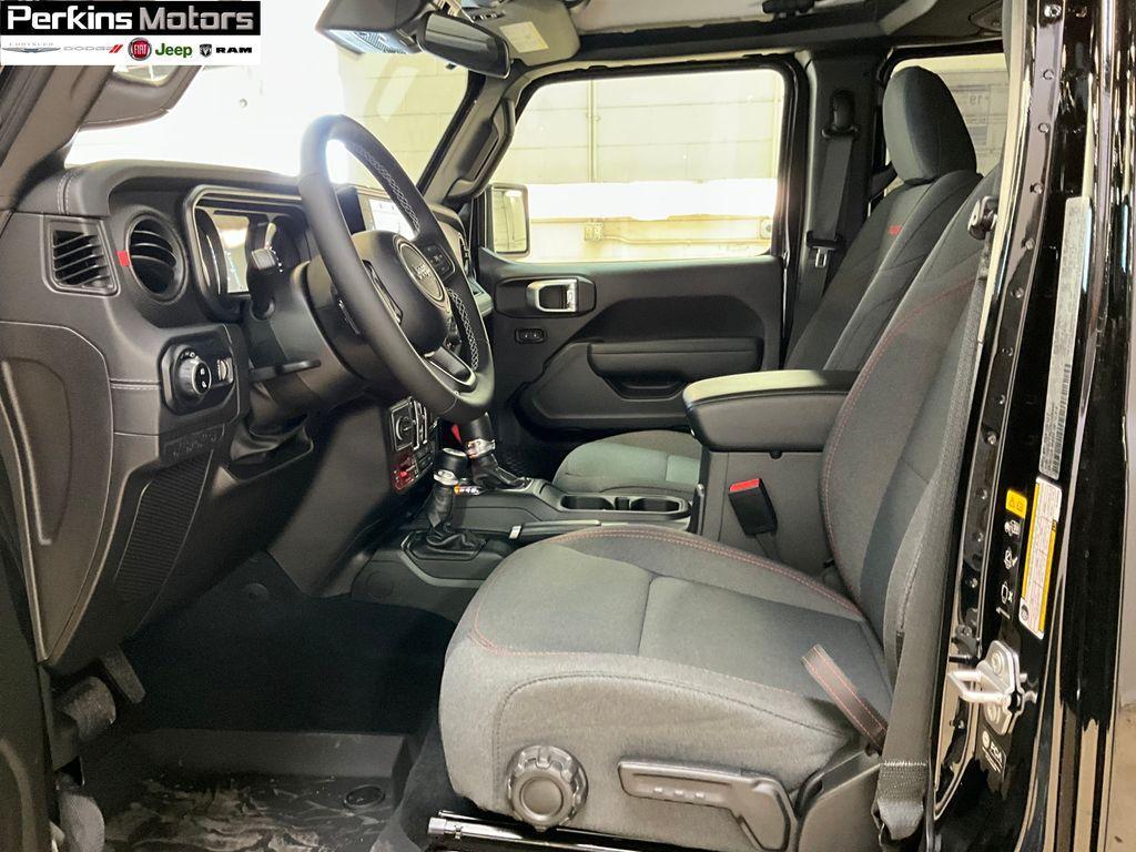 new 2025 Jeep Gladiator car, priced at $47,321