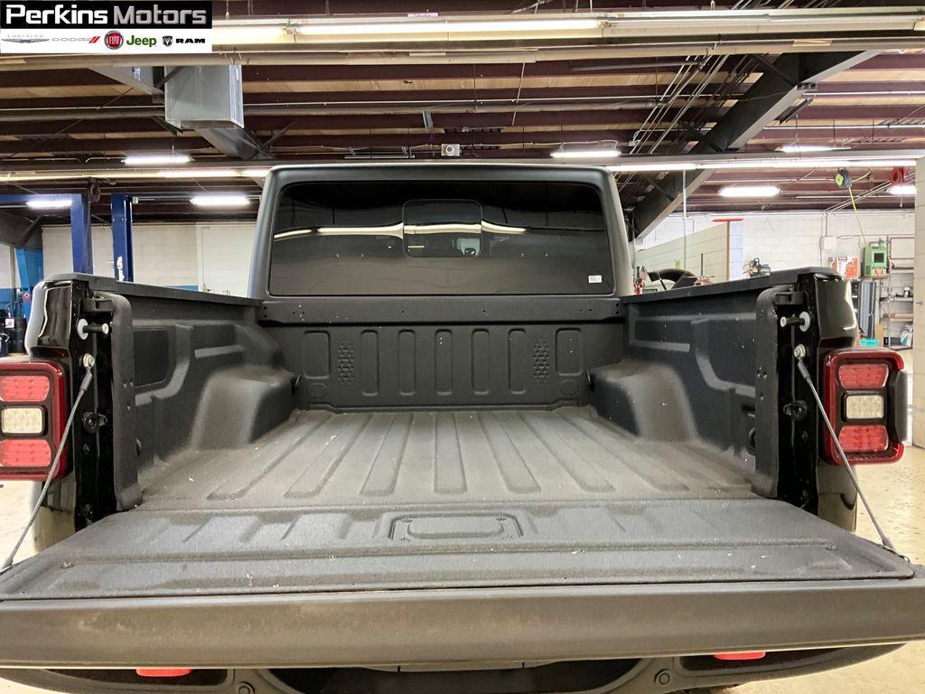 new 2025 Jeep Gladiator car, priced at $47,321