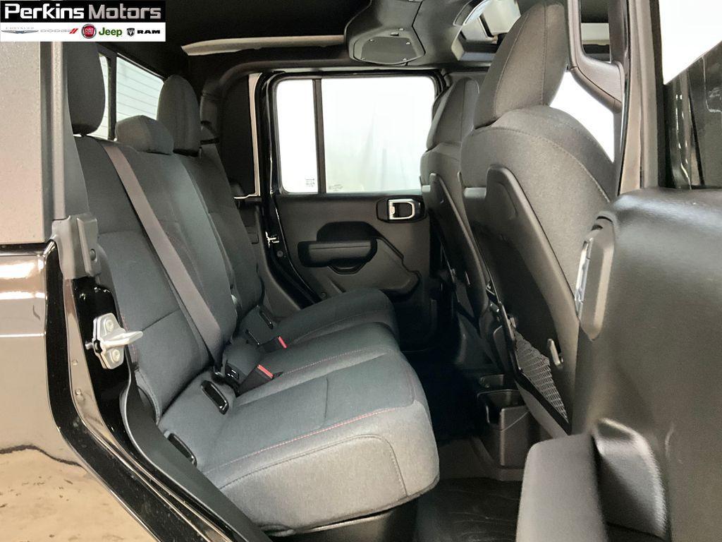 new 2025 Jeep Gladiator car, priced at $47,321