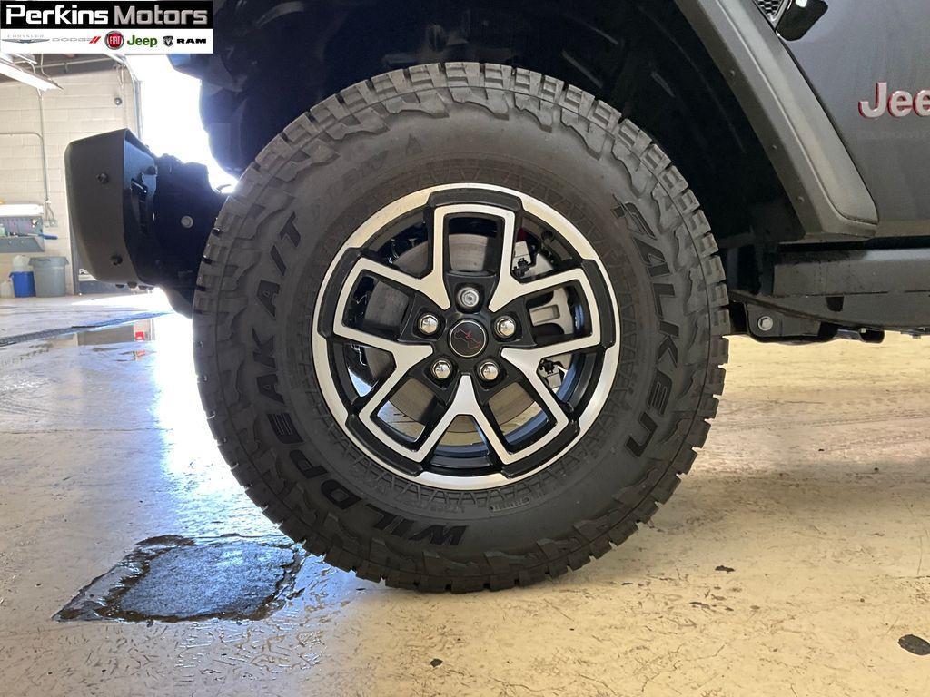 new 2025 Jeep Gladiator car, priced at $47,321