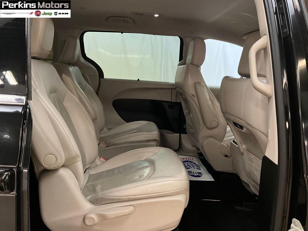 used 2021 Chrysler Pacifica Hybrid car, priced at $23,594