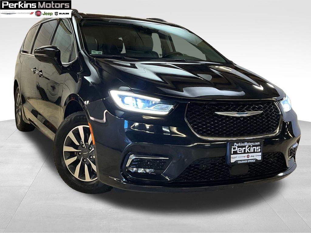 used 2021 Chrysler Pacifica Hybrid car, priced at $23,594