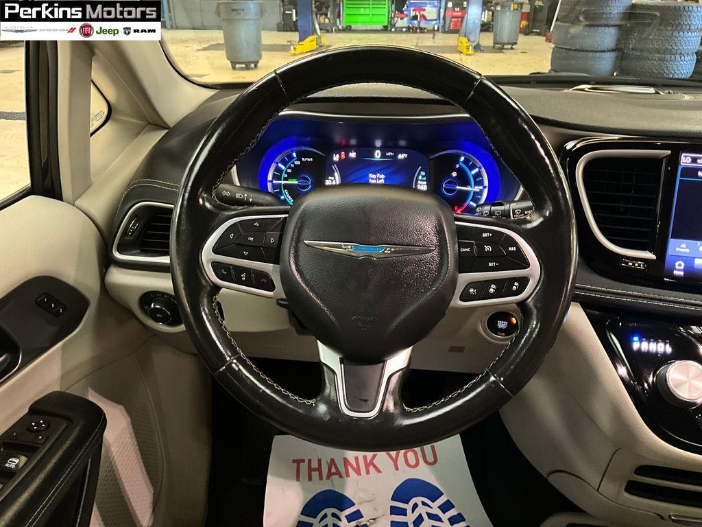used 2021 Chrysler Pacifica Hybrid car, priced at $23,594