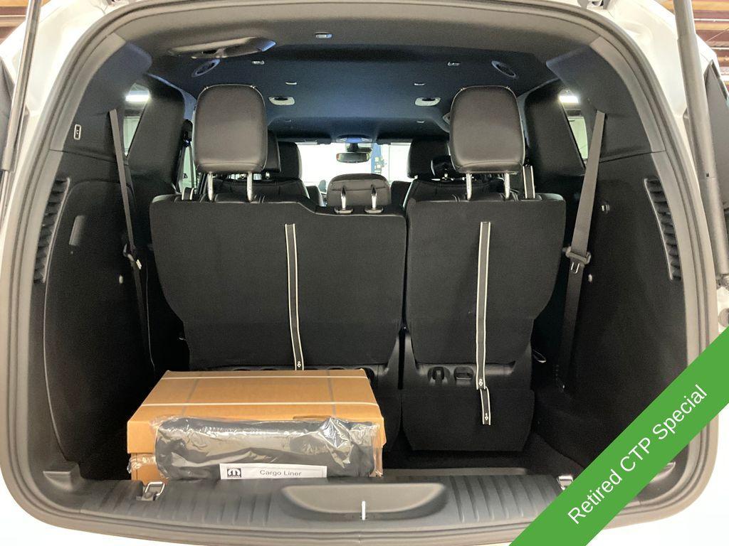 new 2025 Chrysler Pacifica car, priced at $37,098