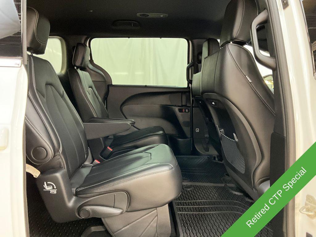 new 2025 Chrysler Pacifica car, priced at $37,098