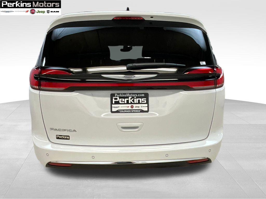 new 2025 Chrysler Pacifica car, priced at $41,471