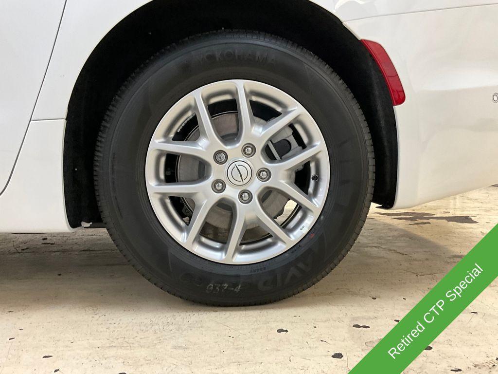 new 2025 Chrysler Pacifica car, priced at $37,098