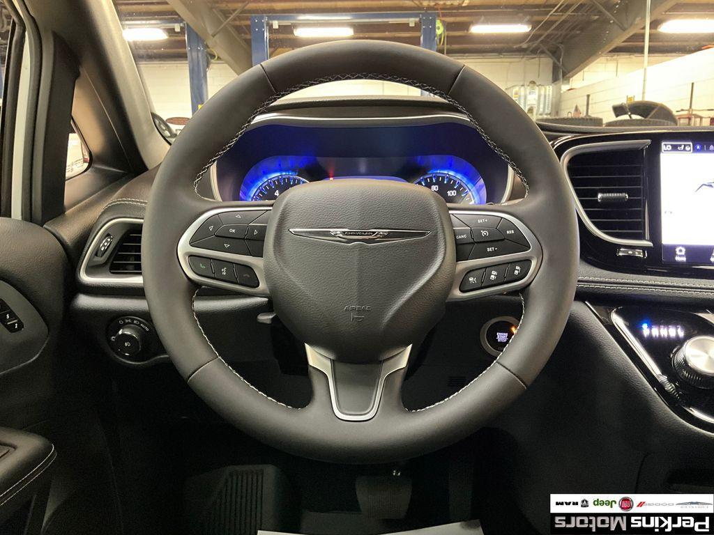new 2025 Chrysler Pacifica car, priced at $41,471