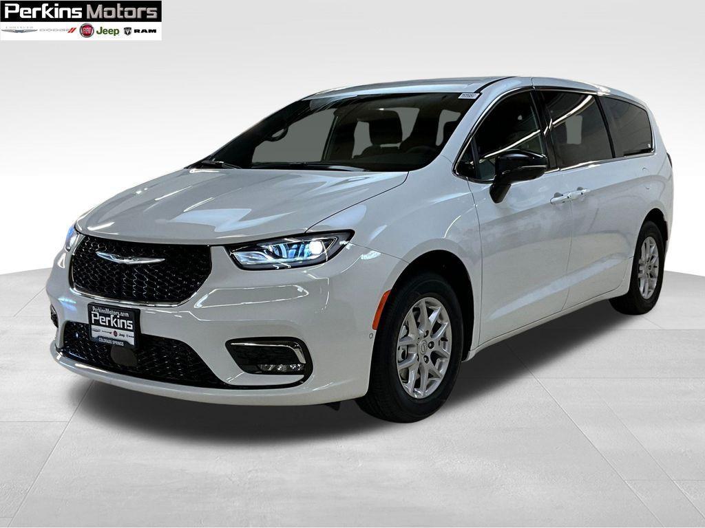 new 2025 Chrysler Pacifica car, priced at $41,471