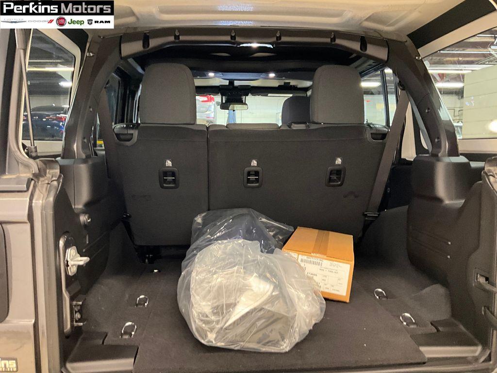 new 2025 Jeep Wrangler car, priced at $46,237