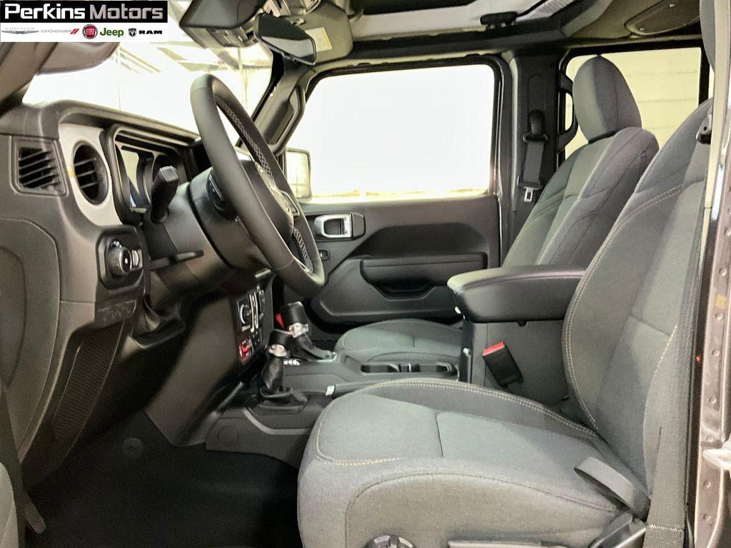 new 2025 Jeep Wrangler car, priced at $46,237