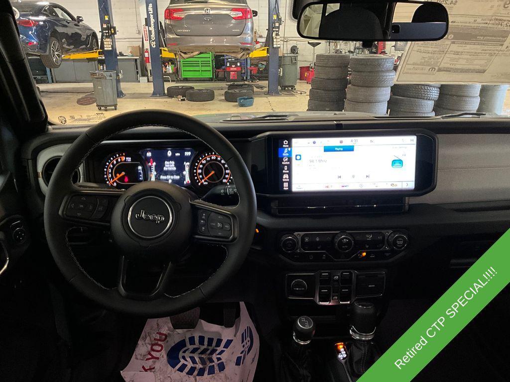 new 2025 Jeep Gladiator car, priced at $41,486