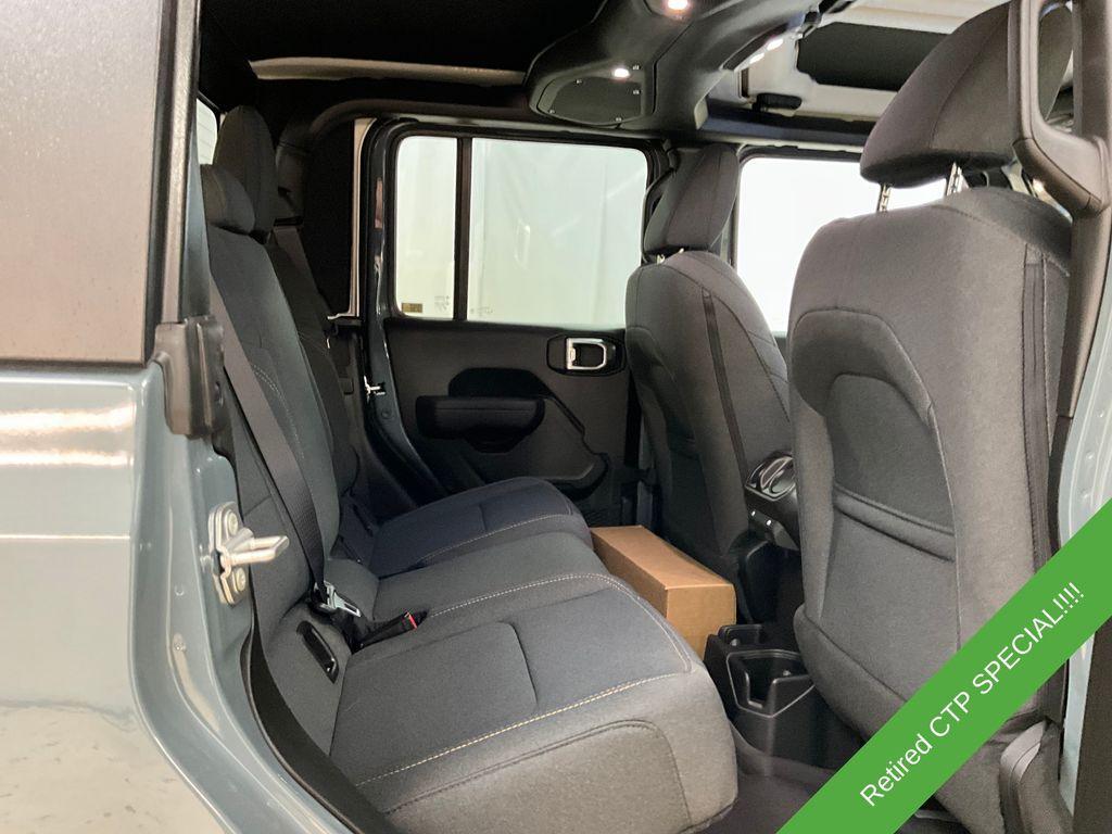 new 2025 Jeep Gladiator car, priced at $41,486