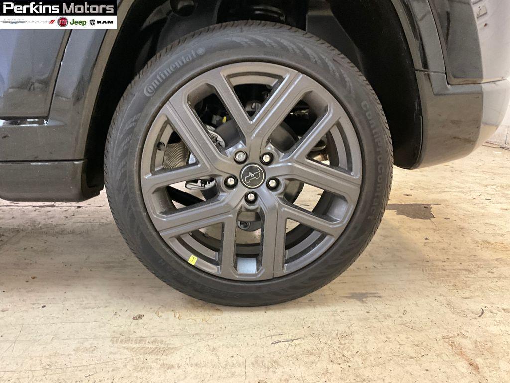 new 2025 Jeep Compass car, priced at $34,900