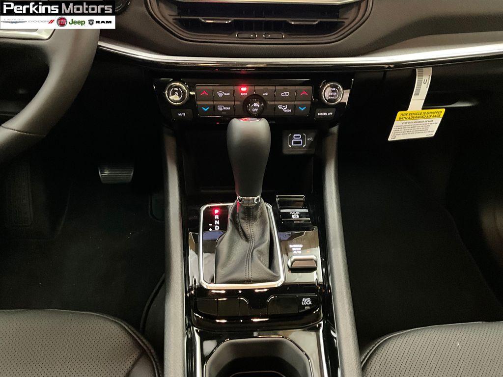 new 2025 Jeep Compass car, priced at $34,900