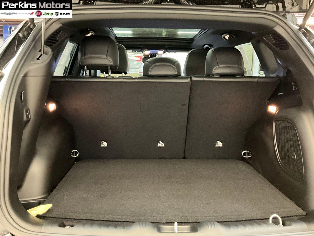 new 2025 Jeep Compass car, priced at $34,900