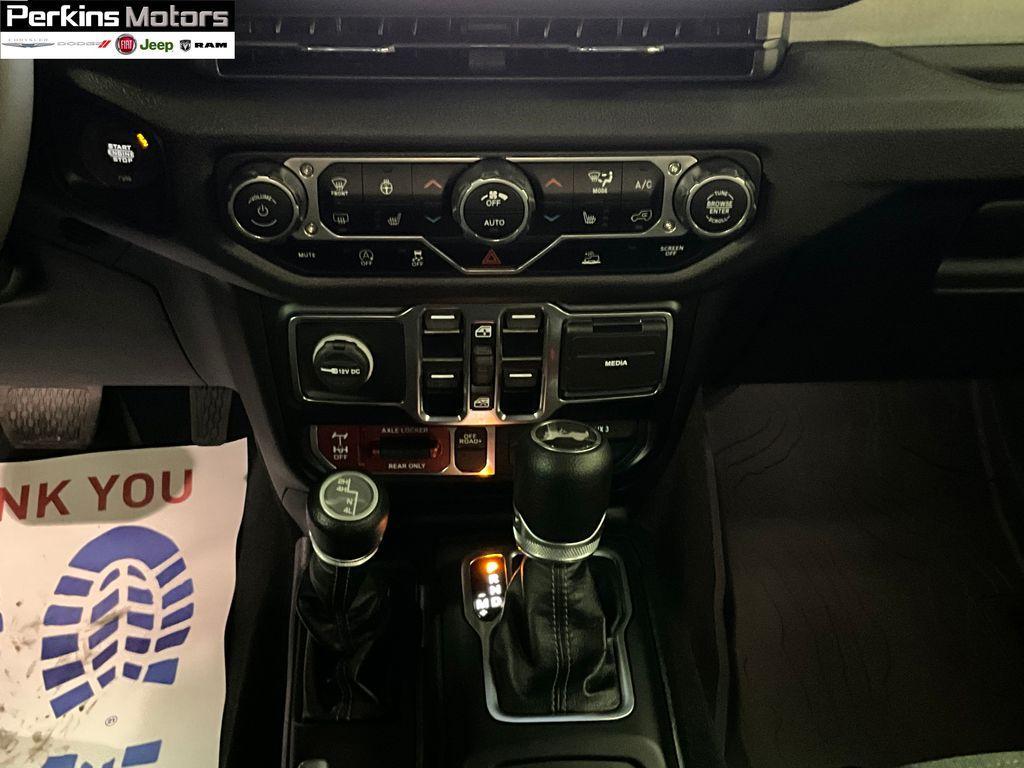 new 2025 Jeep Wrangler car, priced at $47,091