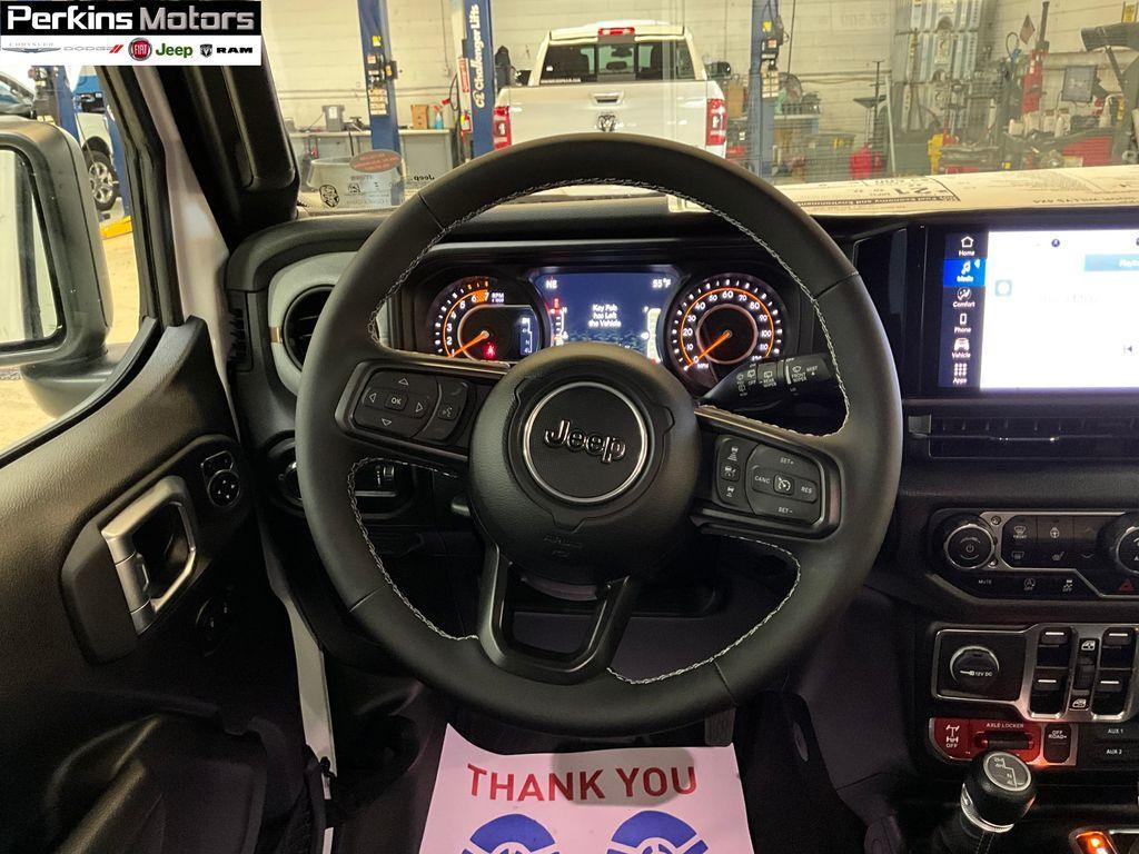 new 2025 Jeep Wrangler car, priced at $47,091