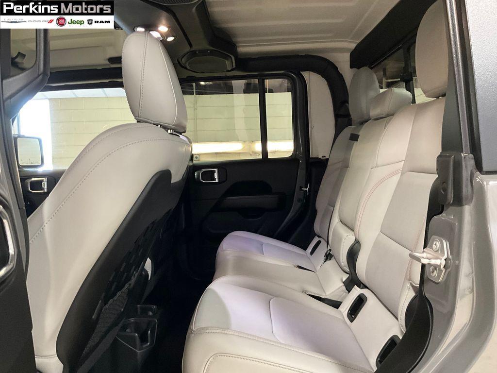 used 2022 Jeep Gladiator car, priced at $35,982