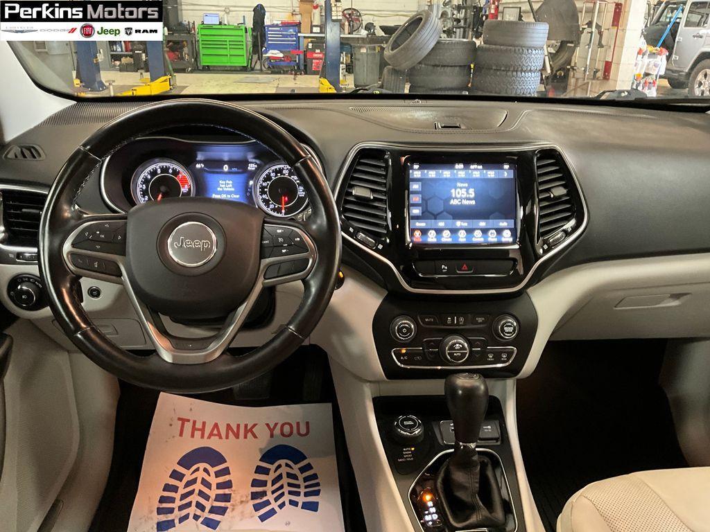 used 2020 Jeep Cherokee car, priced at $15,294