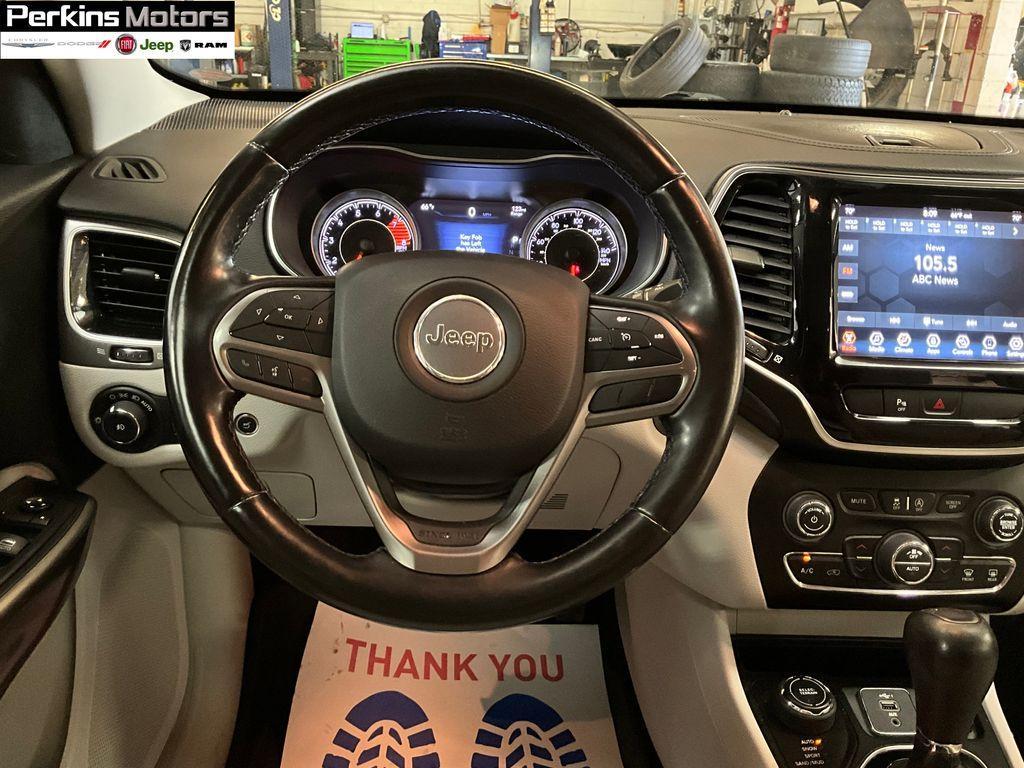 used 2020 Jeep Cherokee car, priced at $15,294