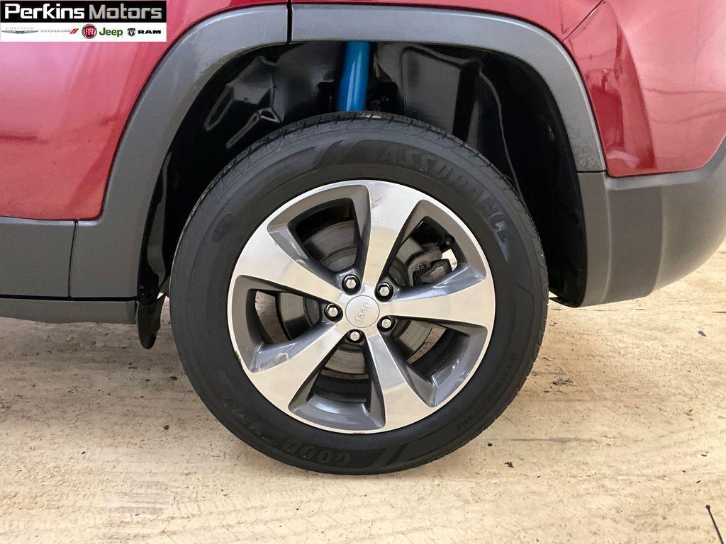 used 2020 Jeep Cherokee car, priced at $15,294