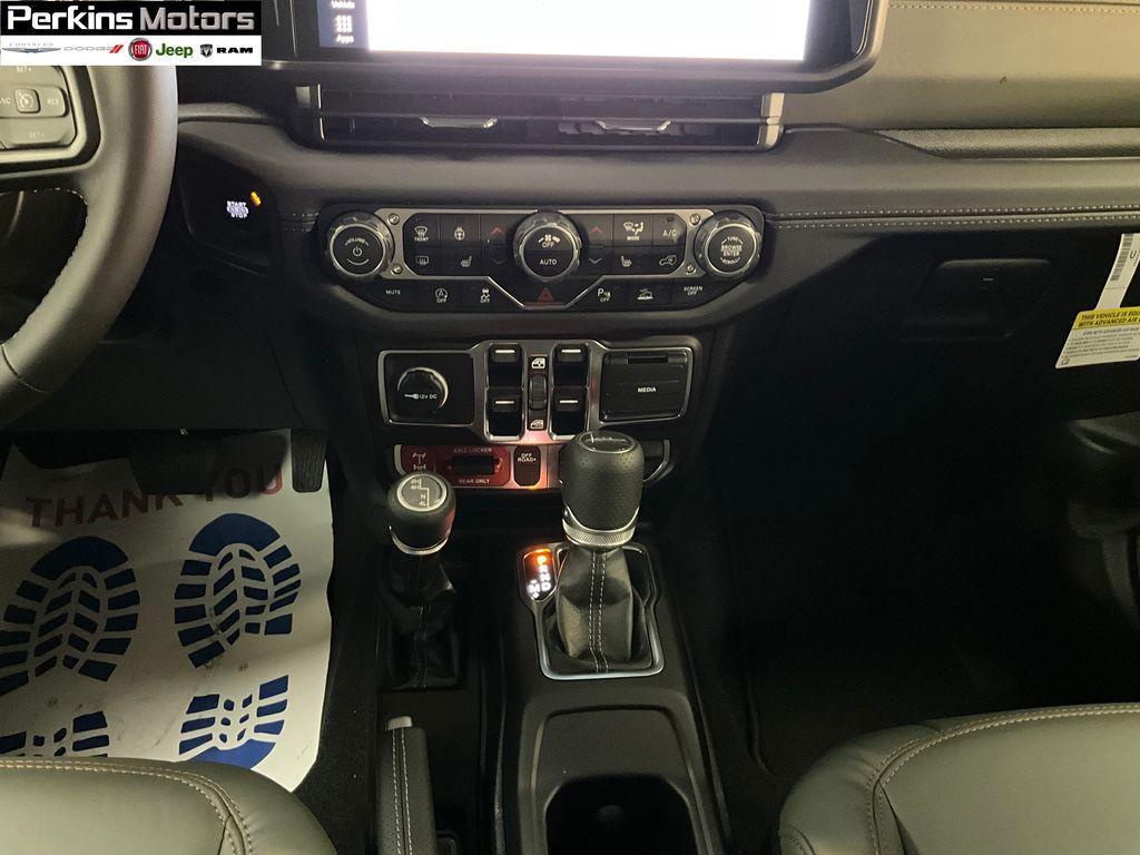 new 2025 Jeep Gladiator car, priced at $51,995