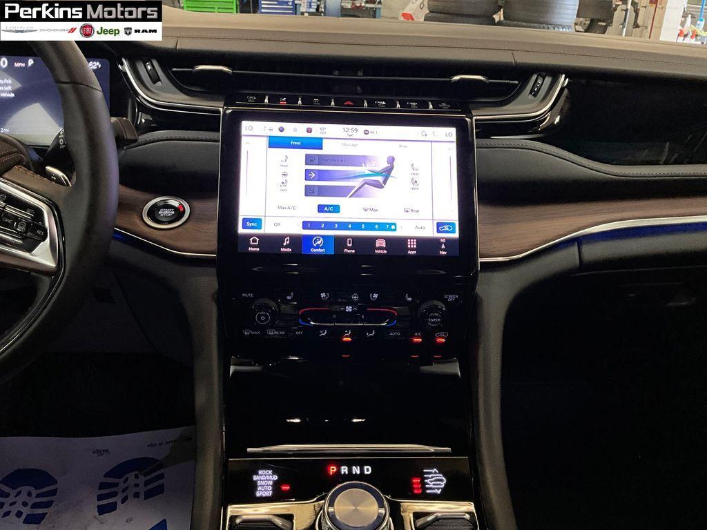 new 2025 Jeep Grand Cherokee car, priced at $65,984