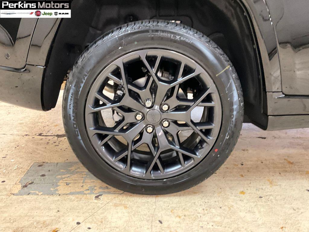new 2025 Jeep Grand Cherokee car, priced at $65,984