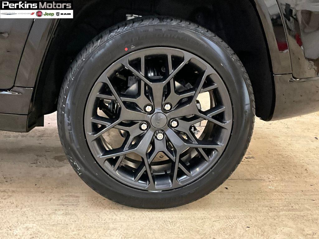 new 2025 Jeep Grand Cherokee car, priced at $65,984