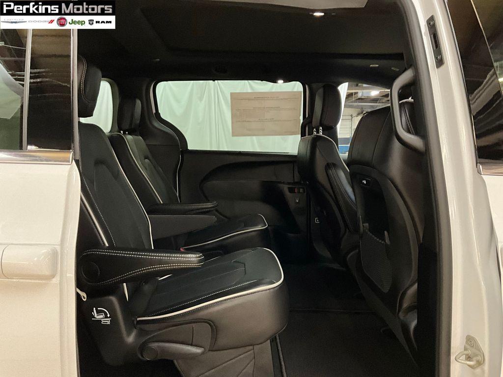 new 2026 Chrysler Pacifica car, priced at $53,438