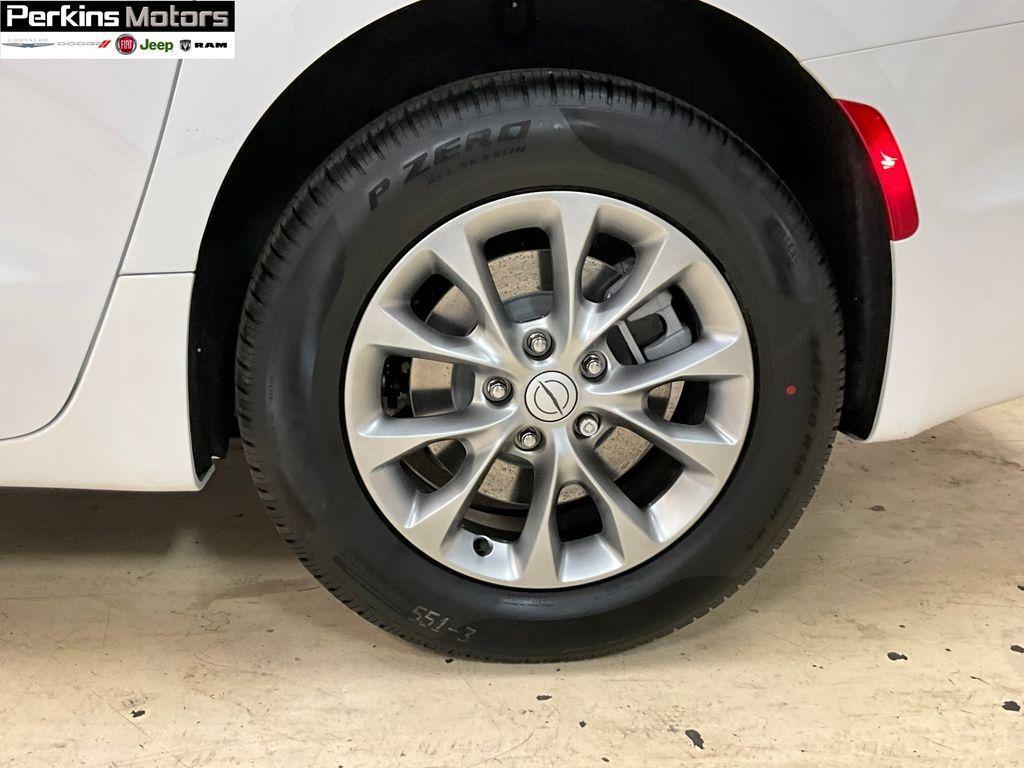 new 2026 Chrysler Pacifica car, priced at $53,438