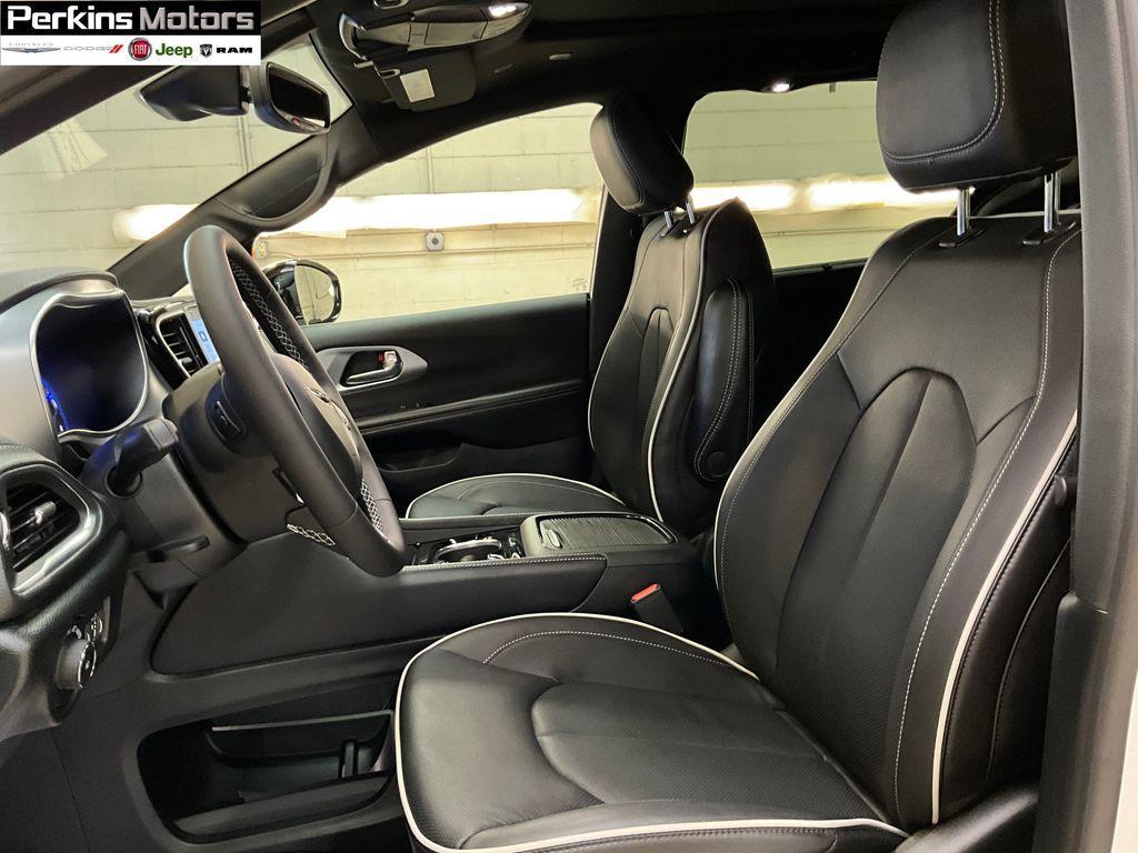 new 2026 Chrysler Pacifica car, priced at $53,438