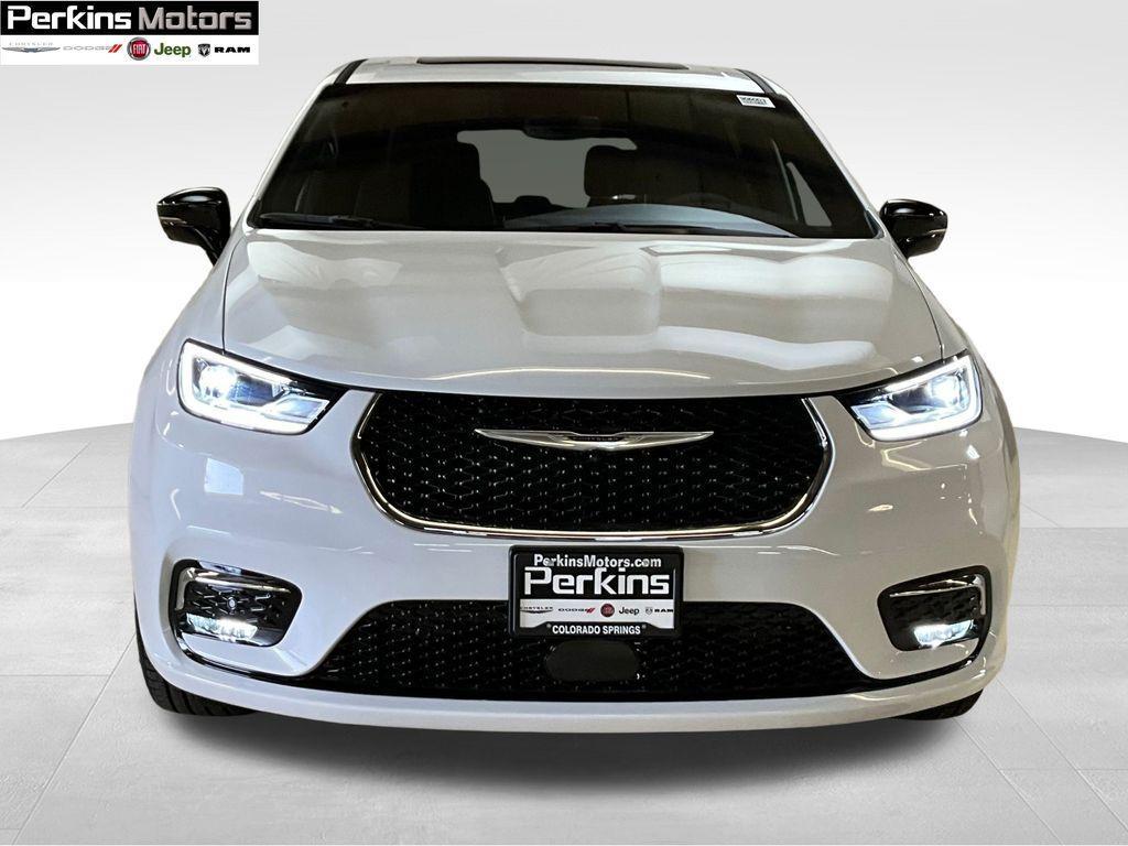 new 2026 Chrysler Pacifica car, priced at $53,438