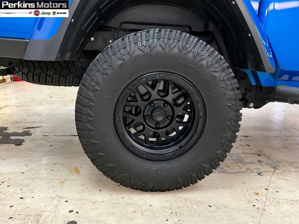 used 2022 Jeep Gladiator car, priced at $40,642