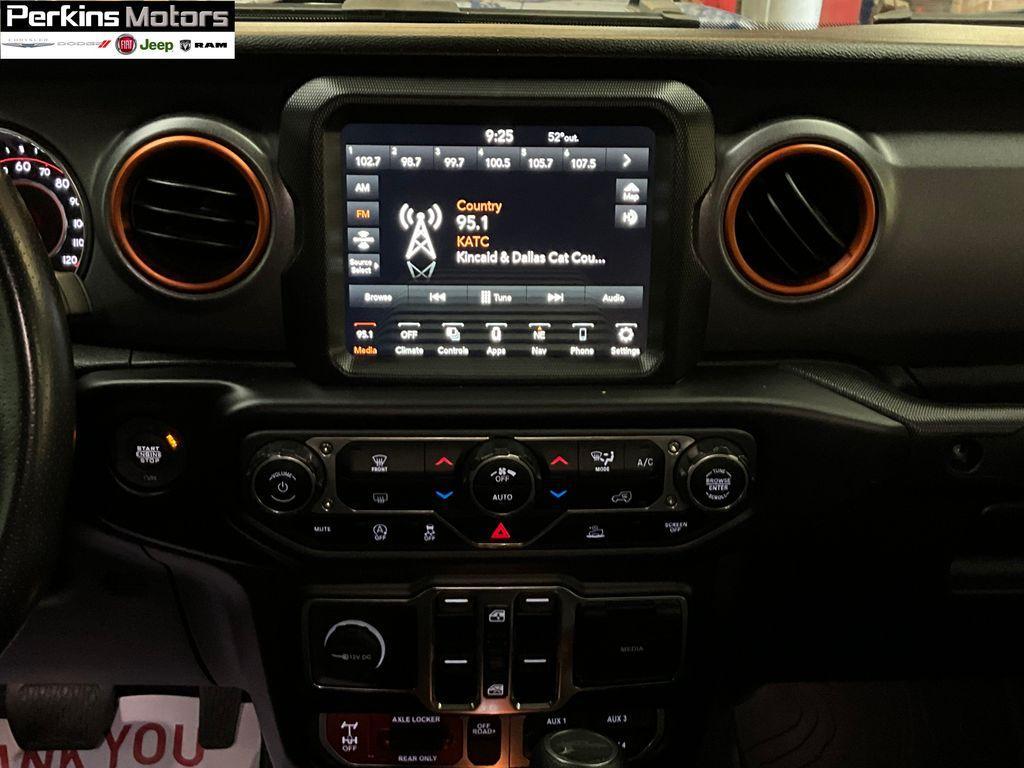 used 2022 Jeep Gladiator car, priced at $40,642