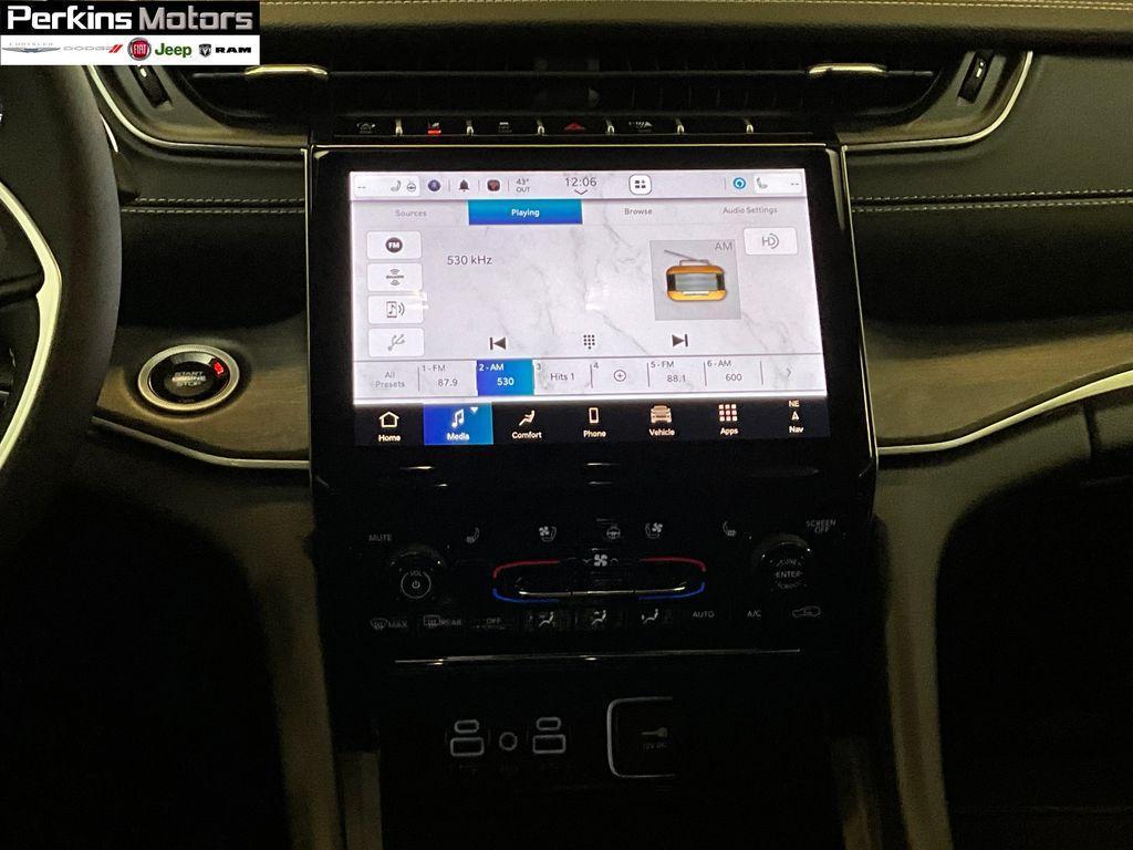 new 2025 Jeep Grand Cherokee car, priced at $48,267