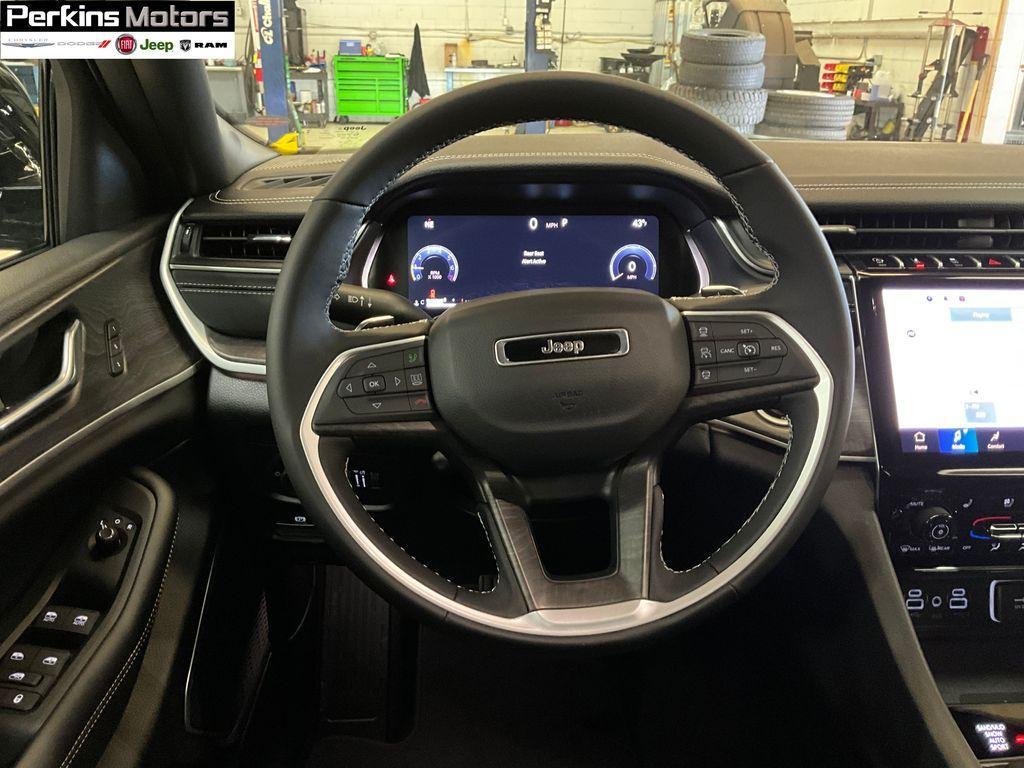 new 2025 Jeep Grand Cherokee car, priced at $48,267