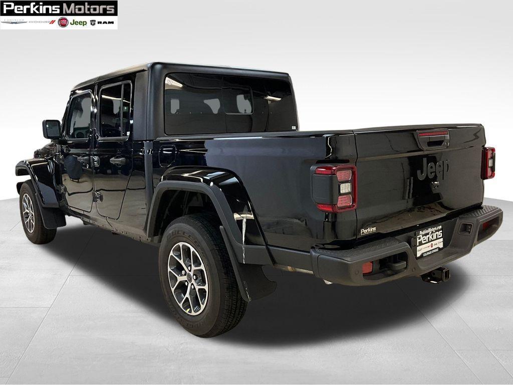 new 2025 Jeep Gladiator car, priced at $42,986